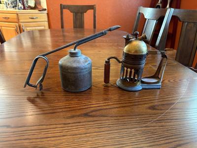 ANTIQUE STEAM ATOMIZER AND A VINTAGE PUMP OIL CAN