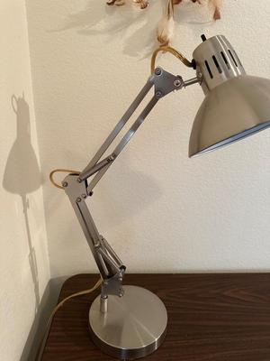 5 FOOT FOLDING TABLE AND A DESK LAMP