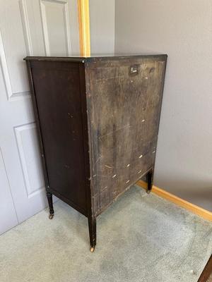 ANTIQUE CHEST OF DRAWERS BY STOUT FURNITURE