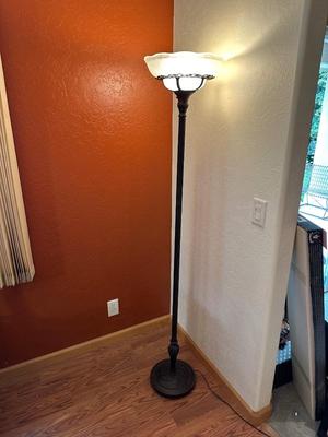 DETAILED FLOOR LAMP WITH GLASS SHADE