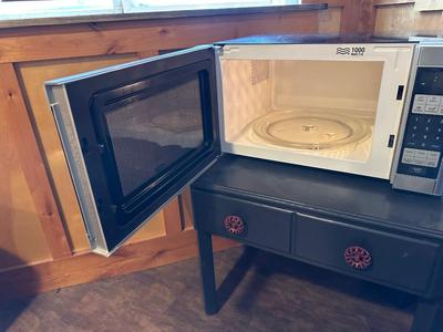 OSTER 1000W MICROWAVE AND PAPER TOWEL HOLDER