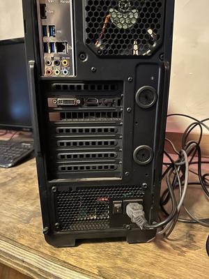 GAMING COMPUTER W/WIN 10, 27" MONITOR, GEAR HEAD SPEAKERS, MOUSE AND KEYBOARD