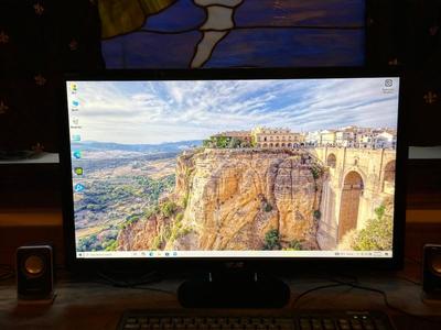 GAMING COMPUTER W/WIN 10, 27" MONITOR, GEAR HEAD SPEAKERS, MOUSE AND KEYBOARD