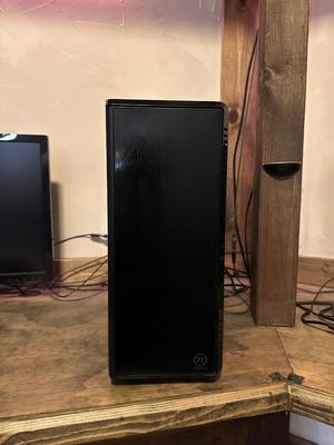 GAMING COMPUTER W/WIN 10, 27" MONITOR, GEAR HEAD SPEAKERS, MOUSE AND KEYBOARD
