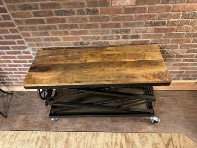 UNIQUE INDUSTRIAL SCISSOR LIFT WHEEL CRANK TABLE