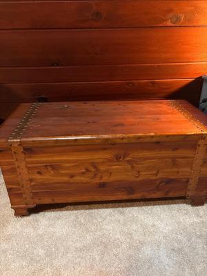 Sale Photo Thumbnail #5: Beautiful cedar chest. 45x21x21