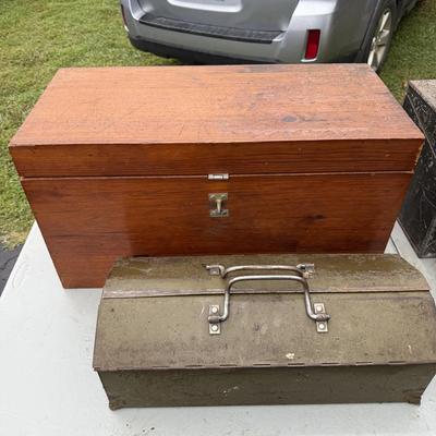 Six Tool Boxes with Tools (G-BM)