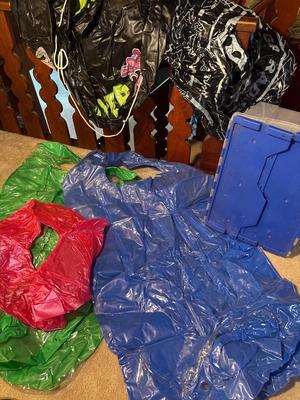 Sale Photo Thumbnail #22: See pics. 5 round tubes & two loungers