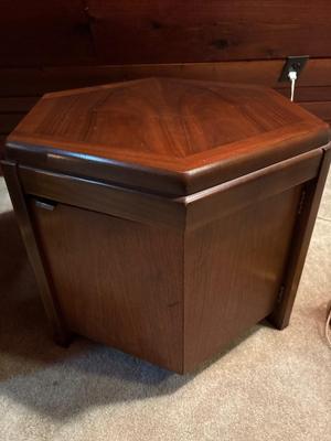 Sale Photo Thumbnail #60: Beautiful wood in great shape. 25x20