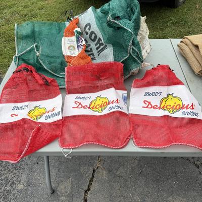 Burlap and Other Sacks (G-BM)