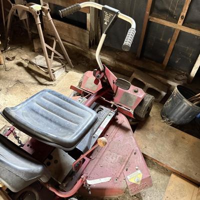 Snapper Riding Lawn Mower (G-BM)