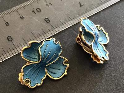 Vintage Clip on Earrings