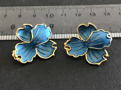 Vintage Clip on Earrings