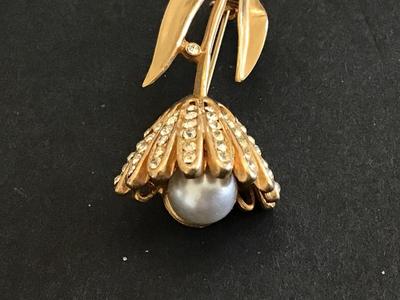 Rhinestone Vintage Brooch