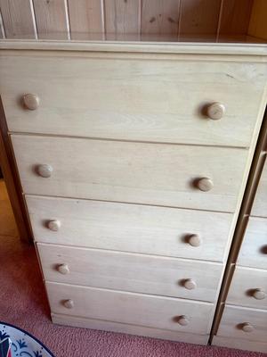 Sale Photo Thumbnail #257: See pics. 26x18x42. Five drawers