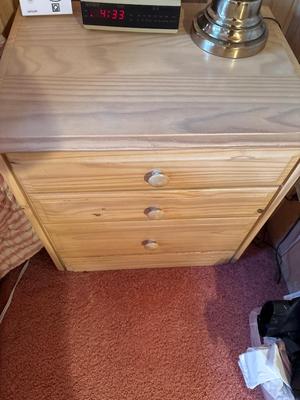 Sale Photo Thumbnail #296: 24x17x24. In excellent condition. It does not include items on top.