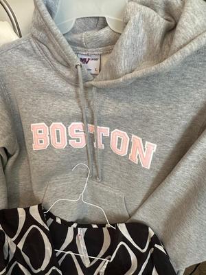 Mixed Lot of Woman's Tops/Shirts/Vest/Sweaters Etc.
