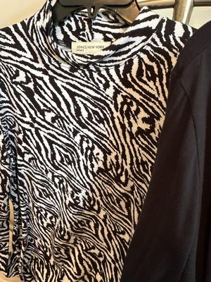 Mixed Lot of Woman's Tops/Shirts/Vest/Sweaters Etc.