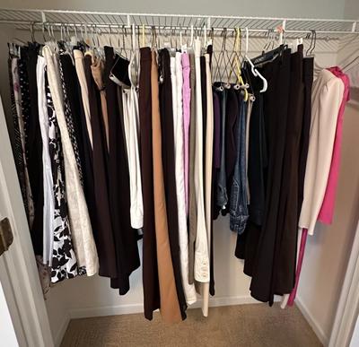 Closet FULL of Women's Pants and Skirts (B2)