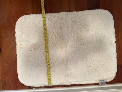 Bathroom Set w Rugs, Pillow, and Shower Liner (B1)