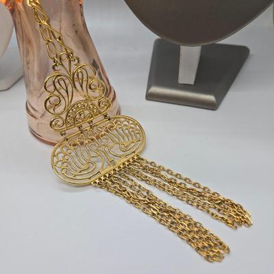 LOT 109J: Variety of Gold-Tone Chains & Pendants / Range From 17-29 Inches