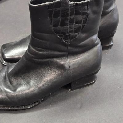 LOT 116: Vintage Black Leather Claudio Fracassa Boots,- sz. 36 Eur. , 5.5 US and Mountain Ridge Handbag