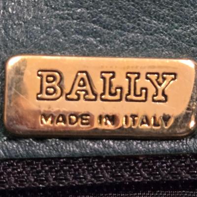 LOT 117: Vintage Bally Pebbled Handbag Made in ITALY and Vintage Small Green Purse
