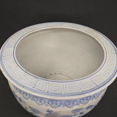 LOT 124: Vintage Asian Style Planter