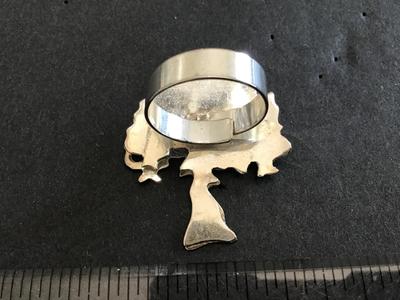 Unique. Non magnetic Tree Ring