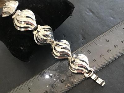Crown Trafari Silver Tone Bracelet. Excellent