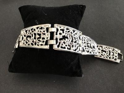 Sarah Coventry Silvertone Link Bracelet