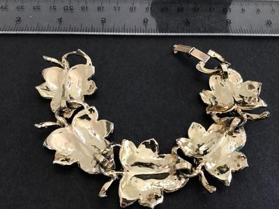 Vintage Leaf Bracelet Locking