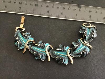Vintage Leaf Bracelet Locking