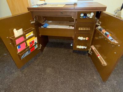 G3-Memory Craft 8000 + sewing cabinet and extras