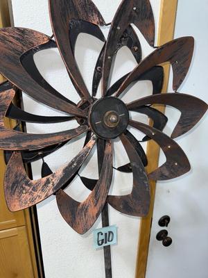 G10-wind spinner and bug zapper