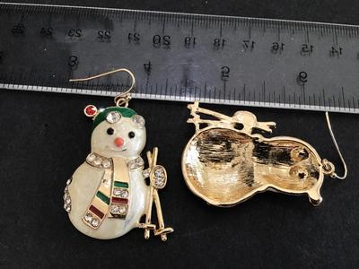 Bijoux Large Enamel Snow Man Earrings skiing