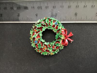 Wreath Brooch