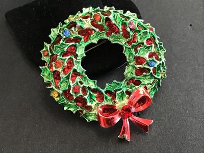 Wreath Brooch
