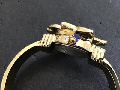 Peek a Boo Poinsettia Watch. Brand New. Nice