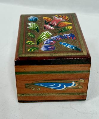 Sale Photo Thumbnail #354: In good vintage condition.