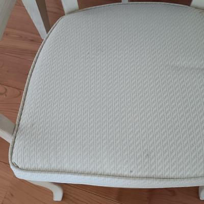 LOT 1: Stanley Furniture Co. Concentrics Collection White-Washed Dining Room Table with Chairs