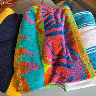 3 Big Beach Towels (B1)