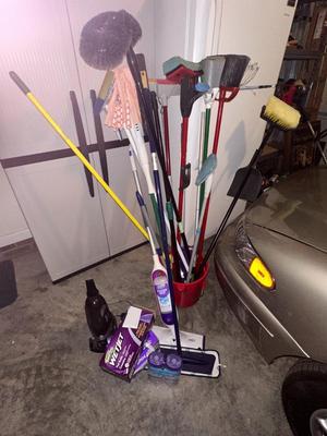 Huge Lot of Cleaning Supplies (G)
