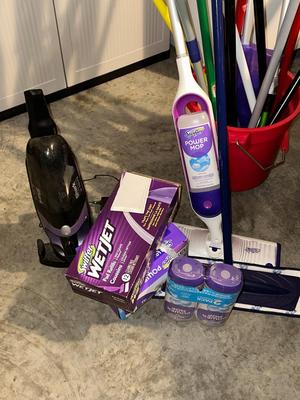 Huge Lot of Cleaning Supplies (G)