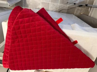 Assorted Christmas Decor & Red Tree Skirt (B1)