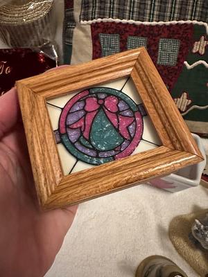 Assorted Christmas Decor & Red Tree Skirt (B1)