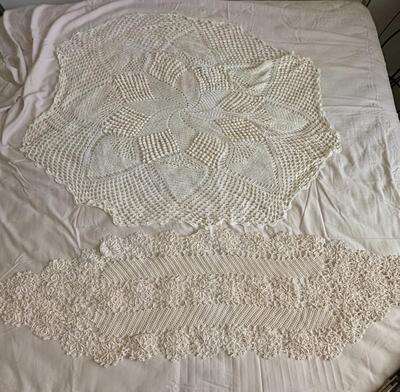 Table Runner & Tablecloth (B1)