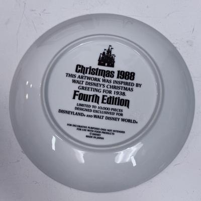 Vintage Disney 1988 Fourth Limited Edition Mickey Mouse Christmas Plate