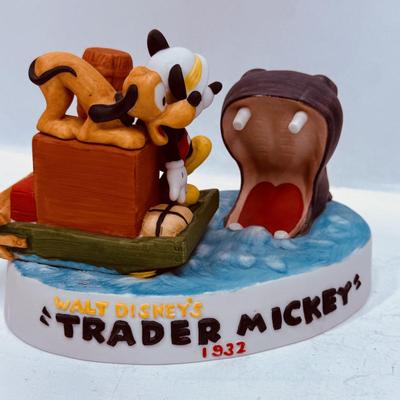 Bisque Porcelain Disney figurine TRADER MICKEY with PLUTO & HIPPO rare low LE #341/15000