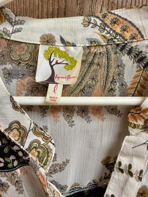 Sale Photo Thumbnail #247: size L large.